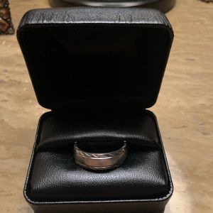 Men’s sterling silver steel ring